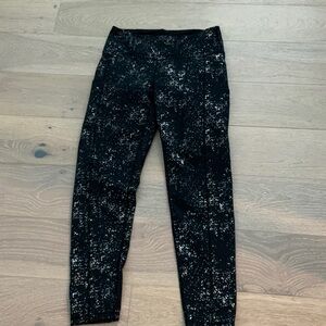 Lilly Pulitzer Black Luxletic Leggings